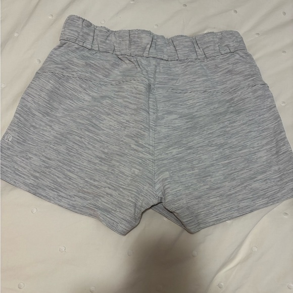 Lululemon Pace Rival 3.5” Inseem Drawstring Shorts - Picture 2 of 2